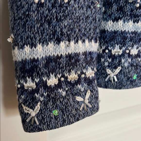 Vintage Blue White Beaded Snowflake Christmas Sweater Small - Picture 5 of 9